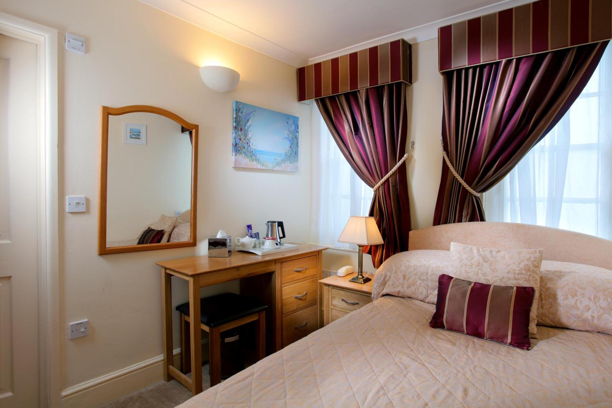 Dolphin Hotel Бир Экстерьер фото