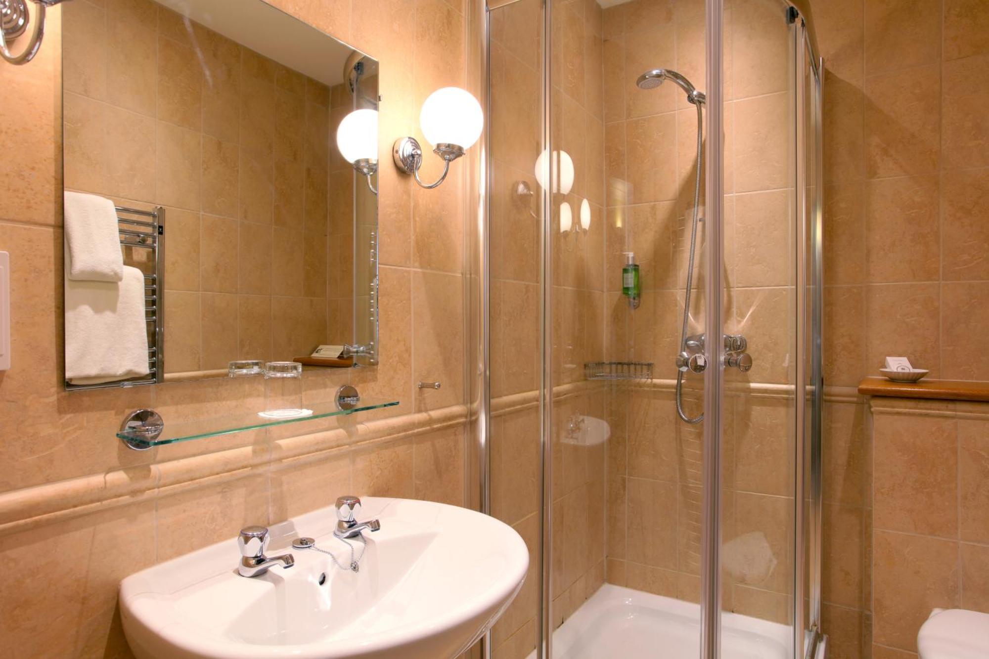 Dolphin Hotel Бир Экстерьер фото
